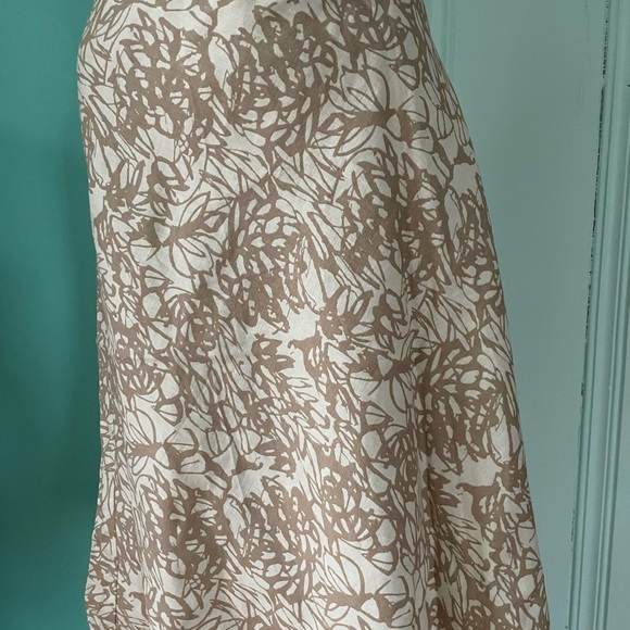 New listing **** Merona beautiful flare Skirt - Picture 4 of 8